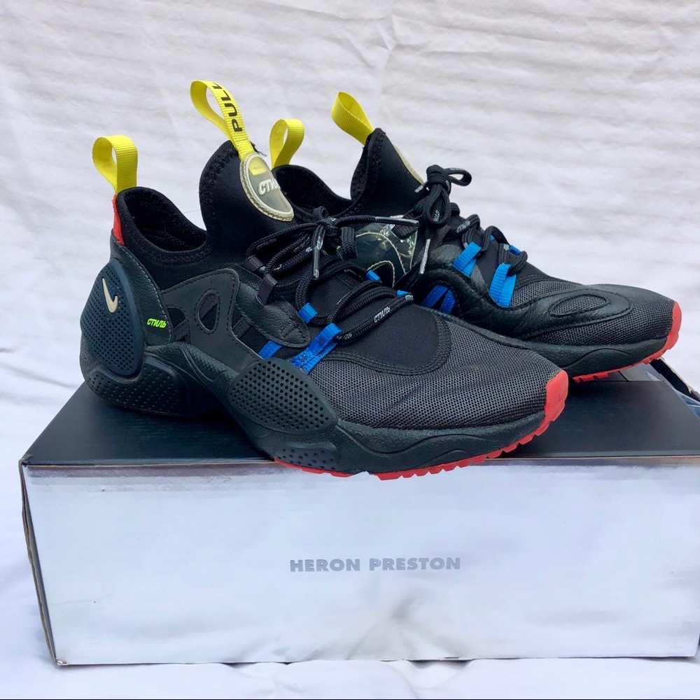 Heron Preston E.D.G.E x Nike Huarache in Black